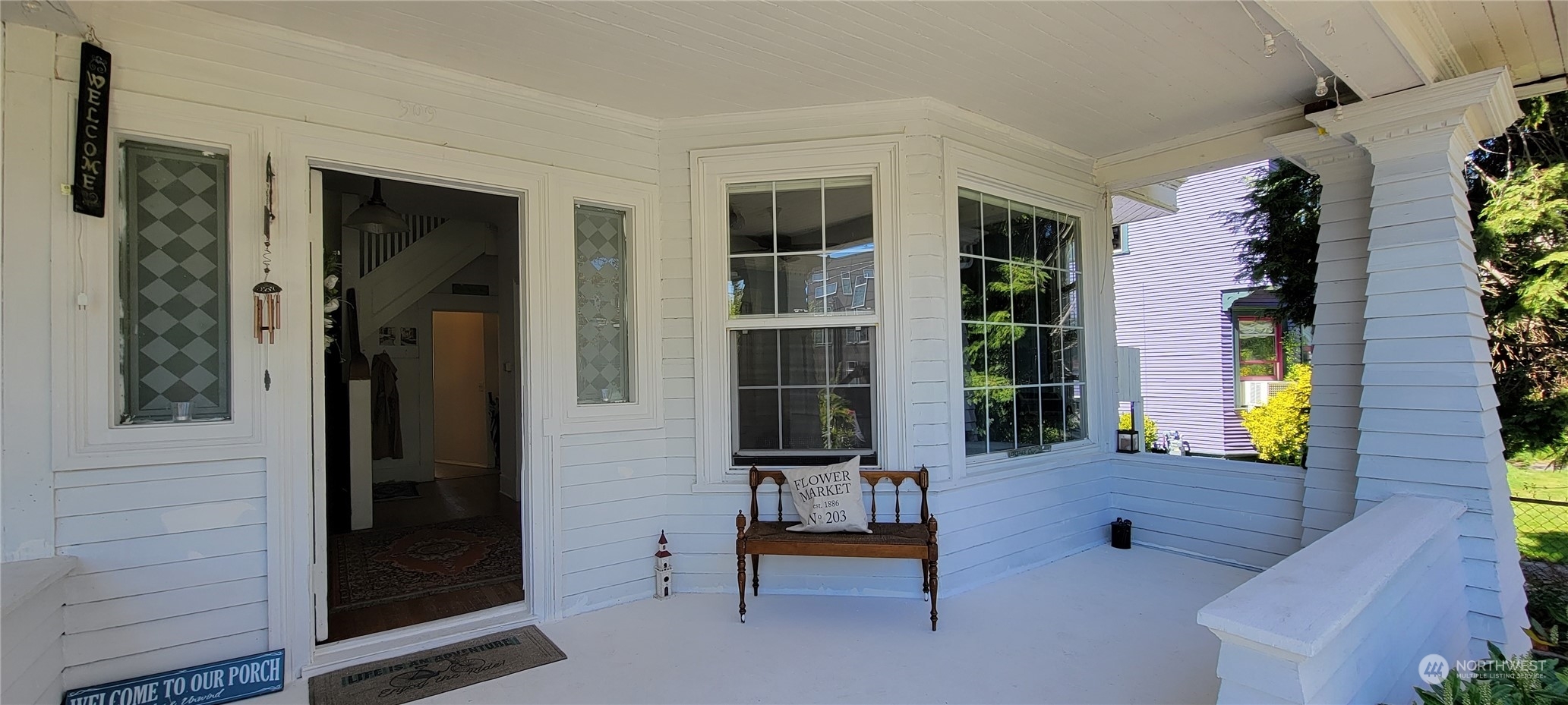 Property Photo: 909 16th Avenue WA 98122