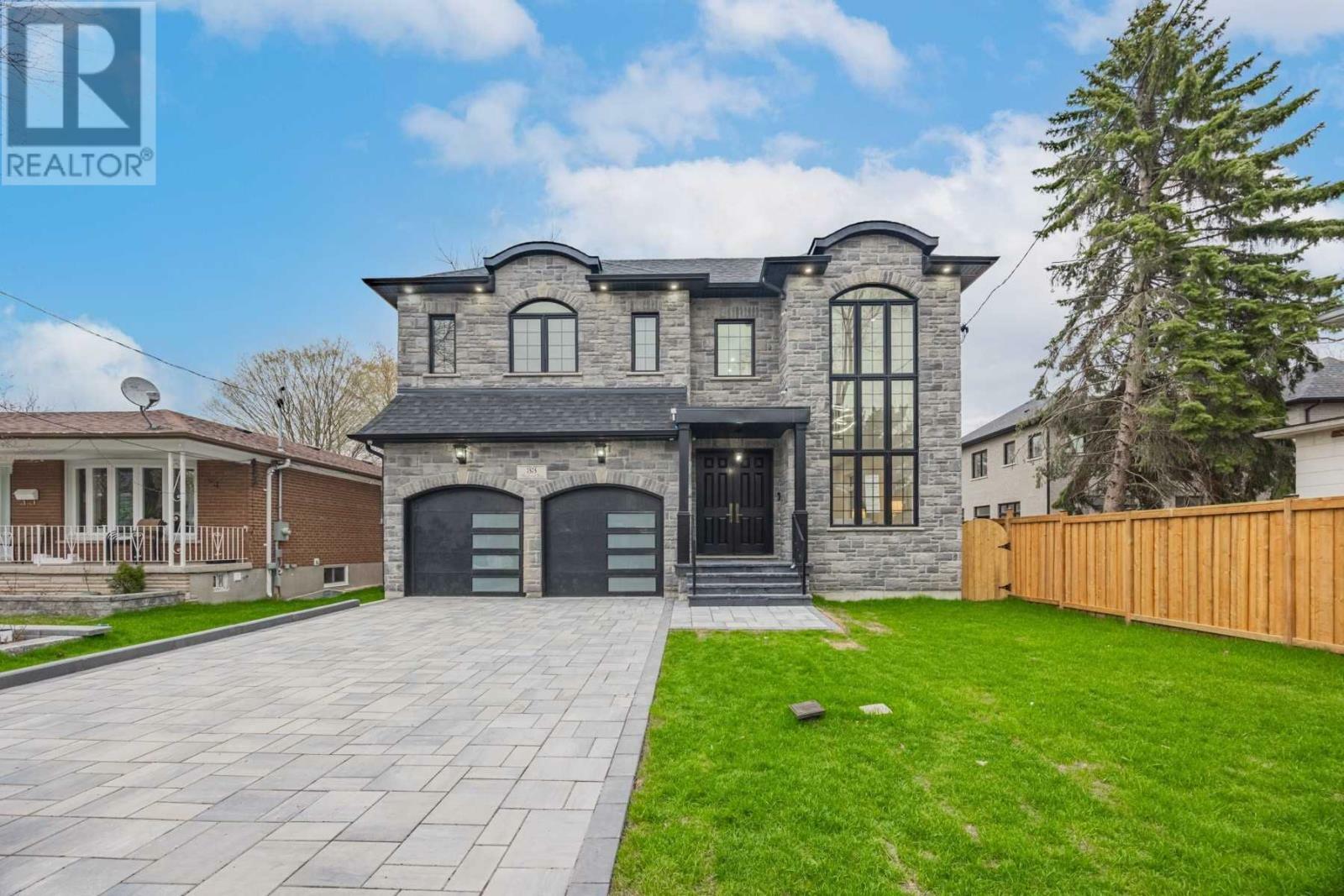 Property Photo:  33 Fairwood Crescent  ON M1E2S7 