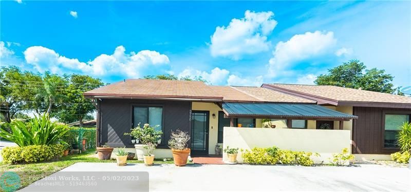 Property Photo: 3750 Mil Pond Ct 3750 FL 33463