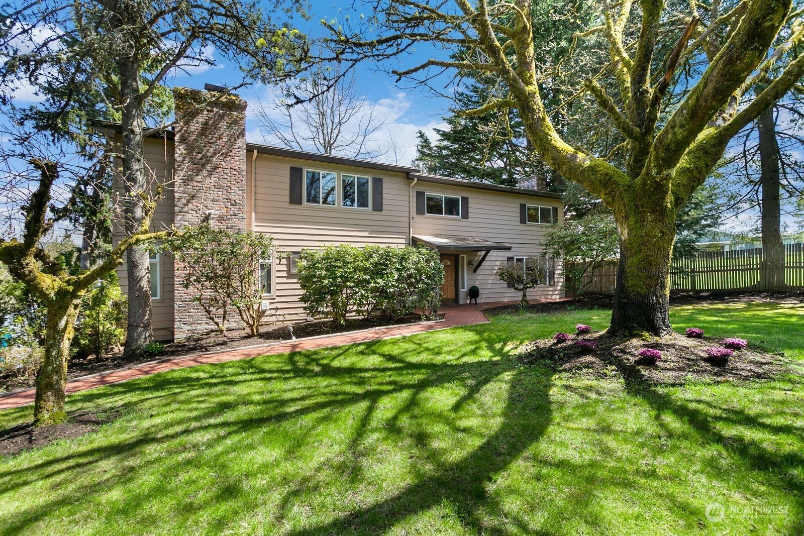 Property Photo:  19264  208th Avenue SE  WA 98058 