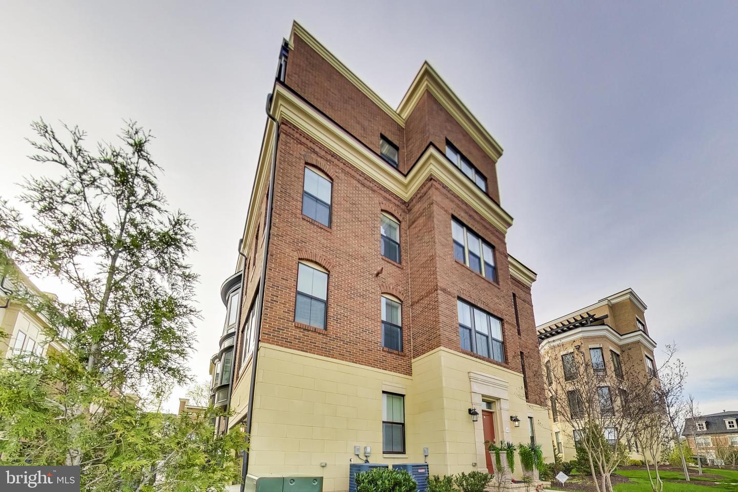 Property Photo: 501 Halliard Lane MD 20745