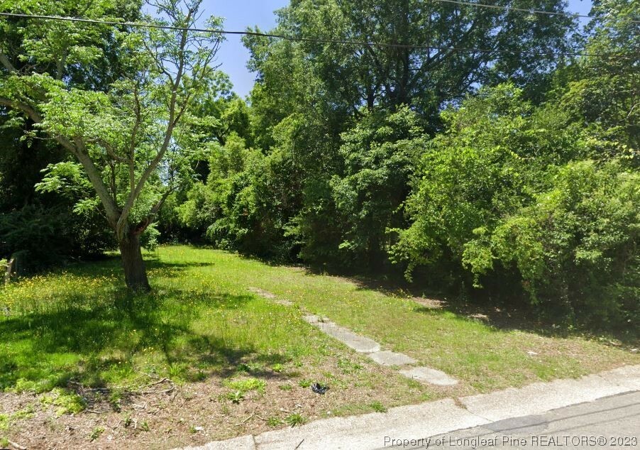 Property Photo:  506 Link Street  NC 28301 