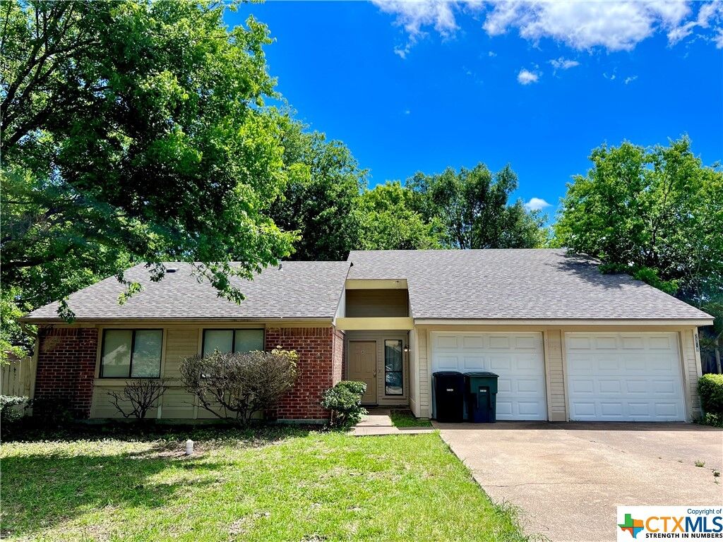 Property Photo:  2313 Paul Revere Street A-B  TX 76504 