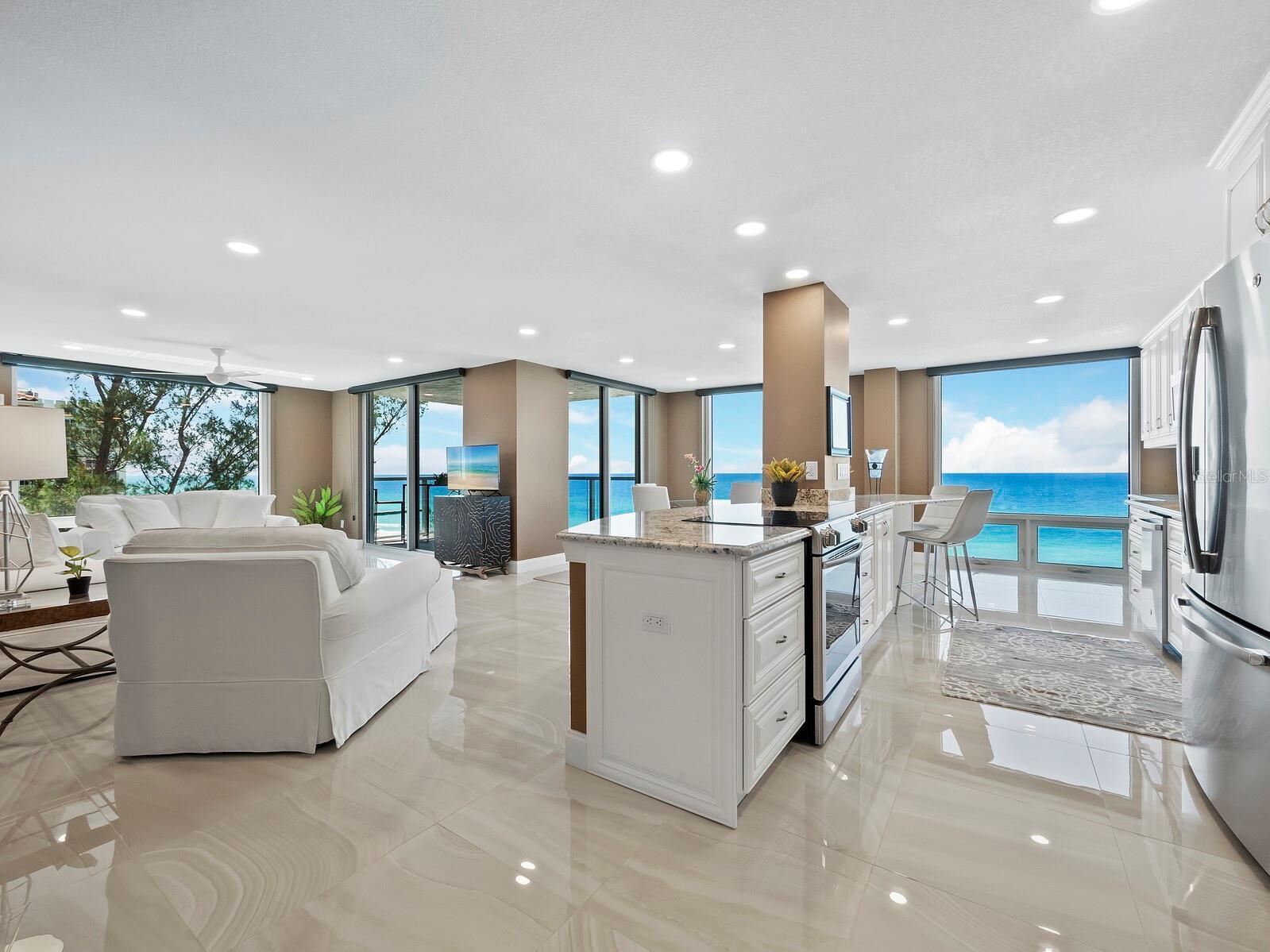 Property Photo: 2425 Gulf Of Mexico Drive 6A FL 34228