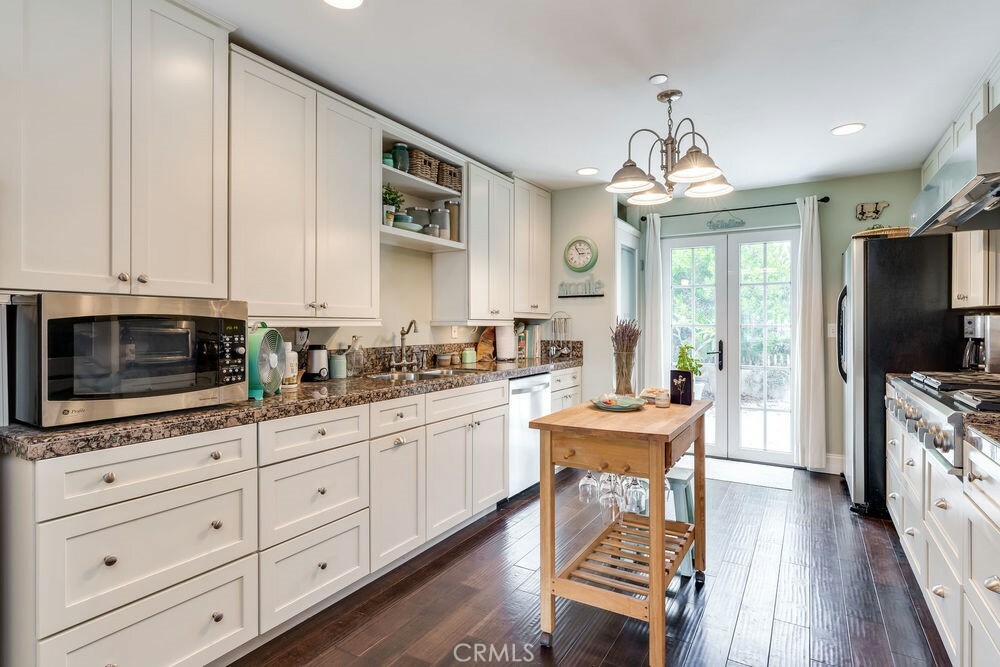 Property Photo: 214 Barlow Ln CA 93442