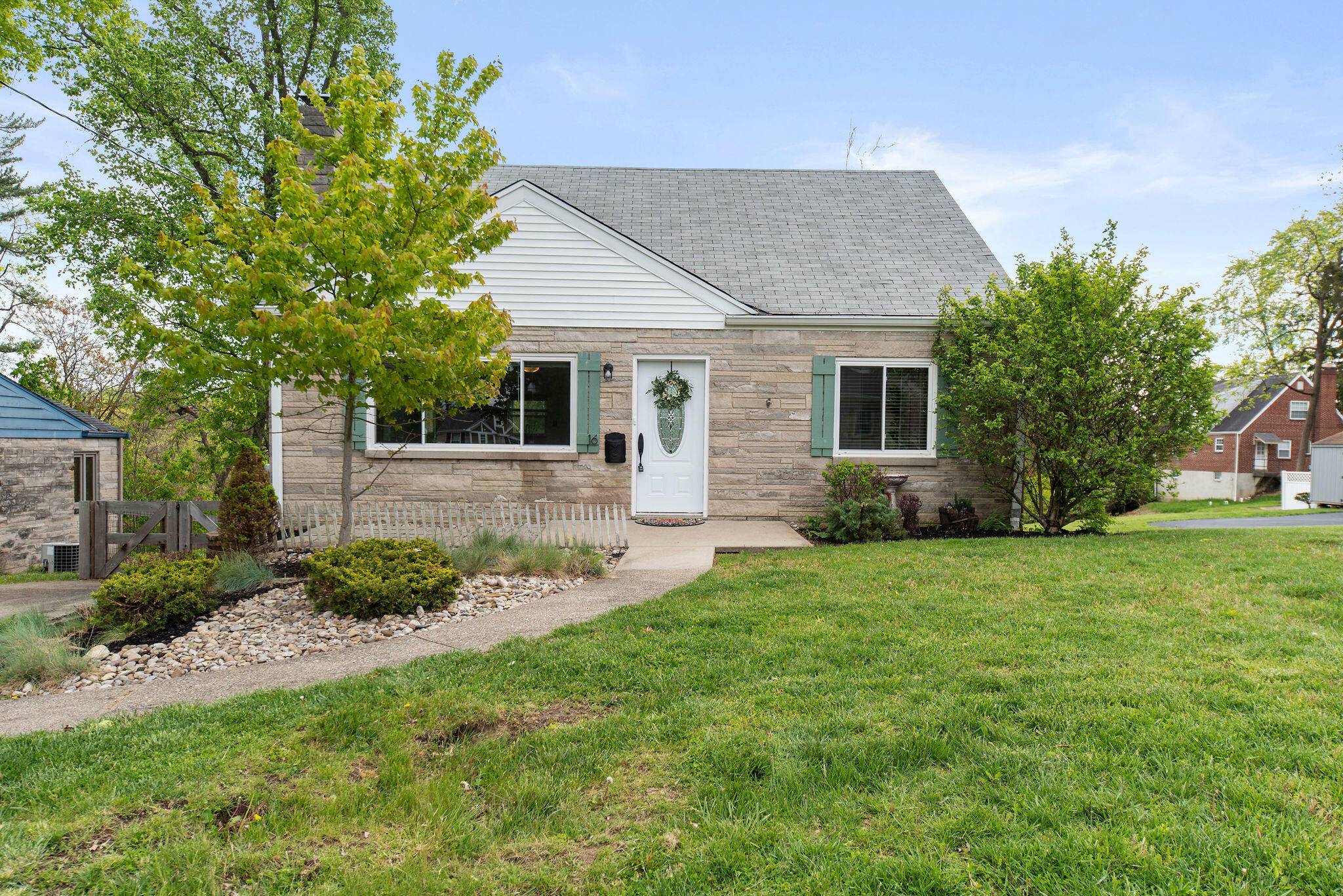 Property Photo:  16 Mel Lawn Drive  KY 41075 