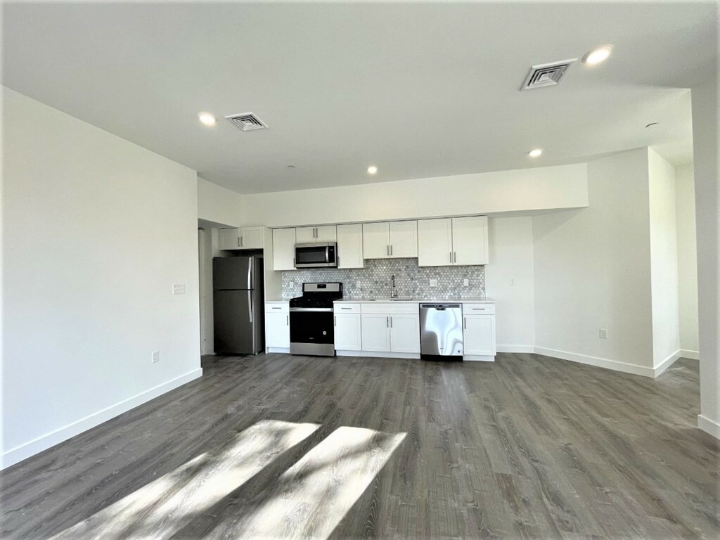 Property Photo: 302 Broadway 201 MA 02148