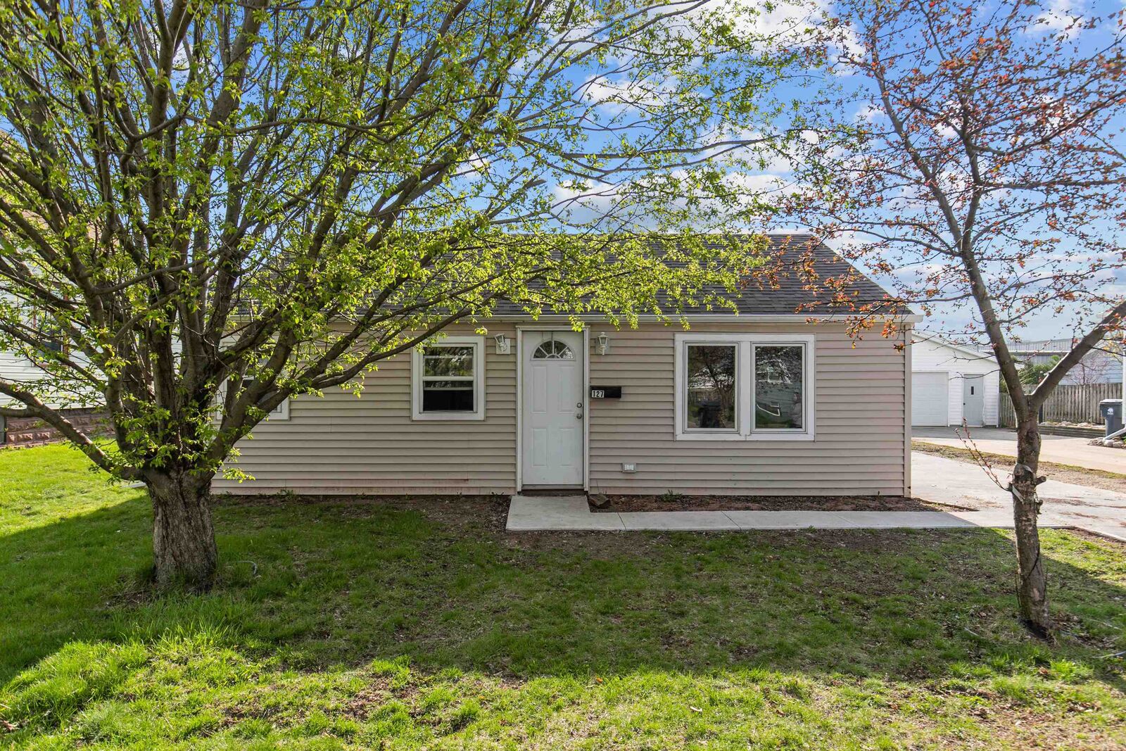 Property Photo:  127 Gruenwald Avenue  WI 54956-2210 