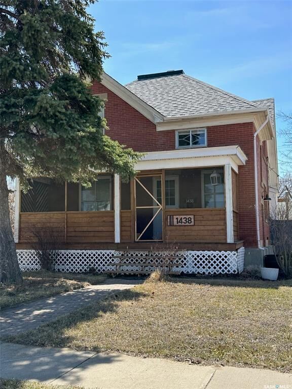 Century 21 Border Real Estate Service Estevan, SK Real Estate