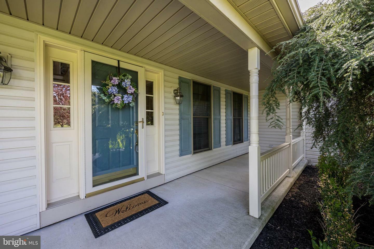 Property Photo: 5762 Glen Oaks Drive PA 17555
