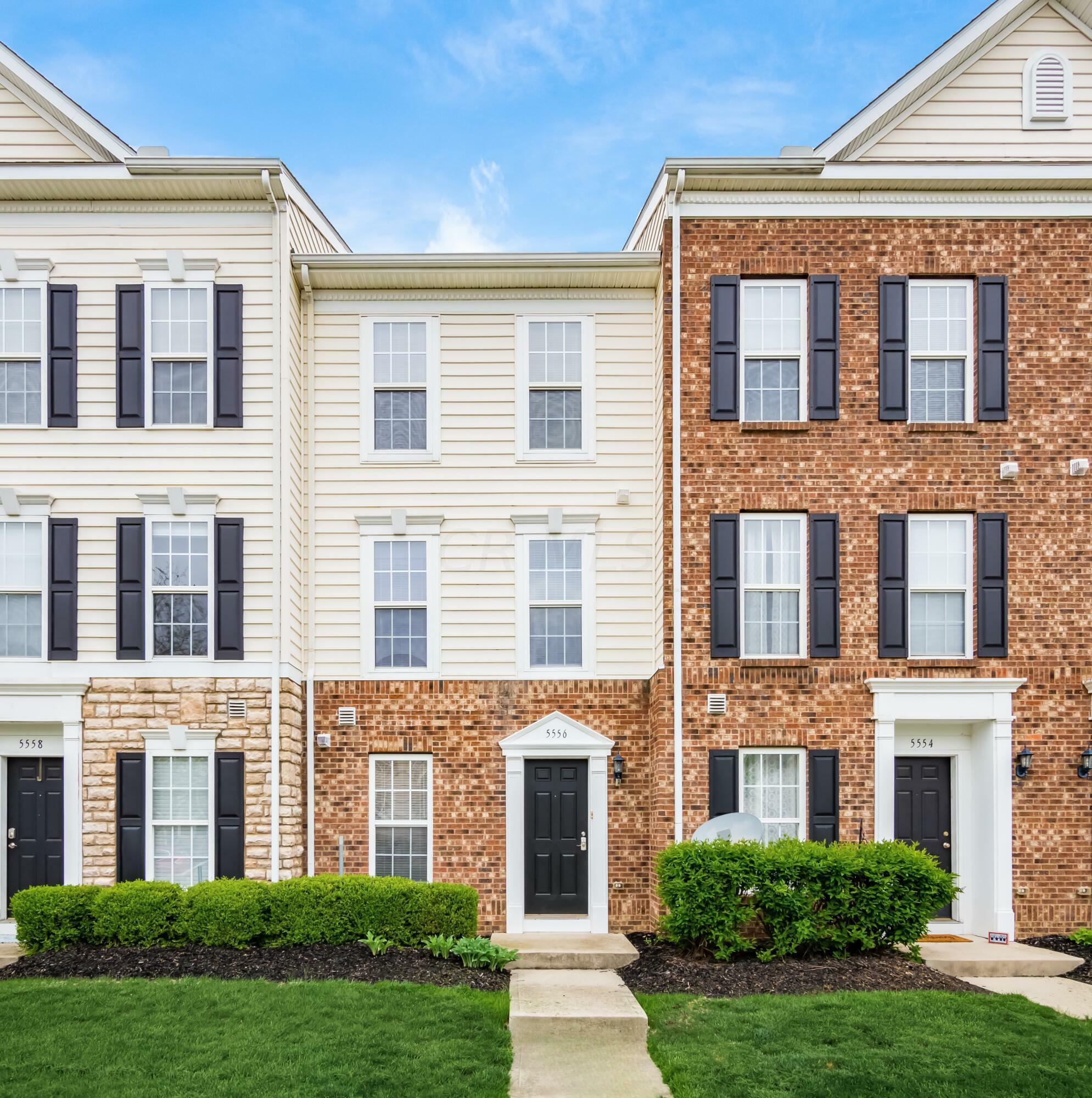 Property Photo: 5556 Crystal Falls Street OH 43016