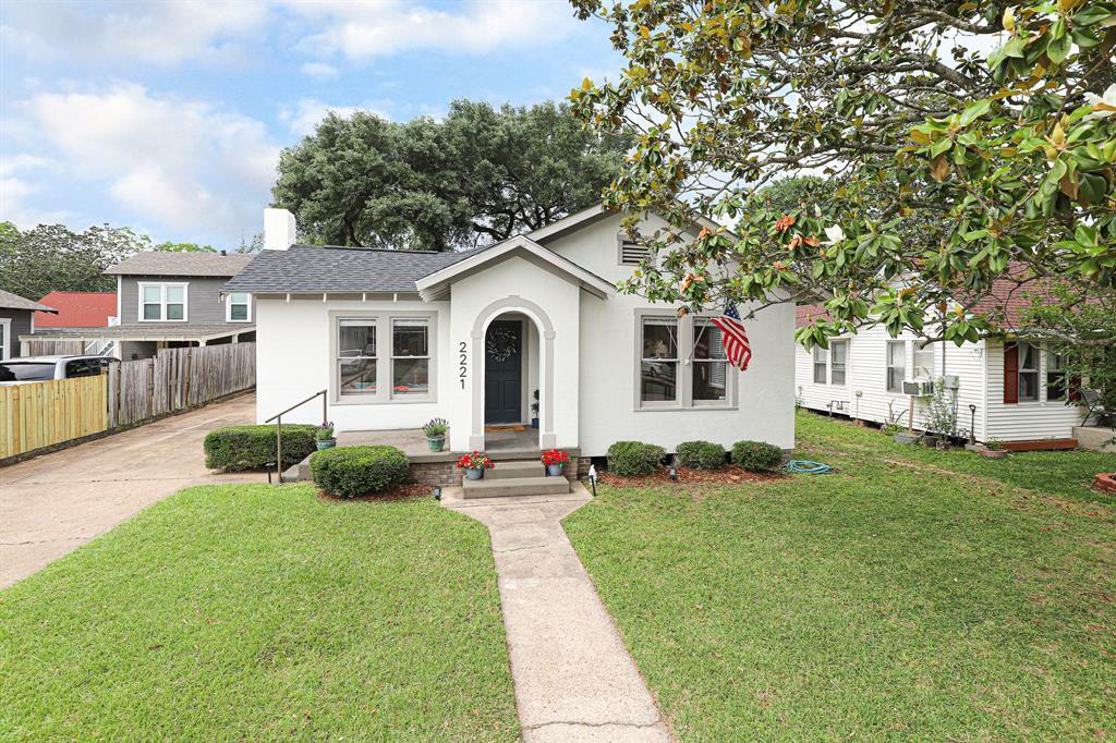 Property Photo:  2221 Centennial Street  TX 77575 