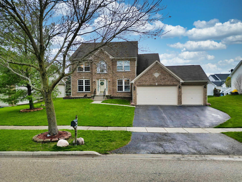 Property Photo:  103 Riverwalk Lane  IL 60010 