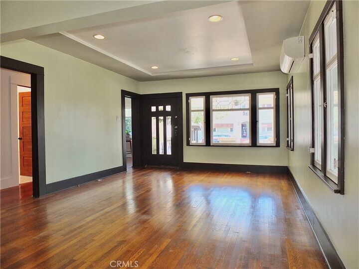 Property Photo:  571 Cherry Avenue  CA 90802 