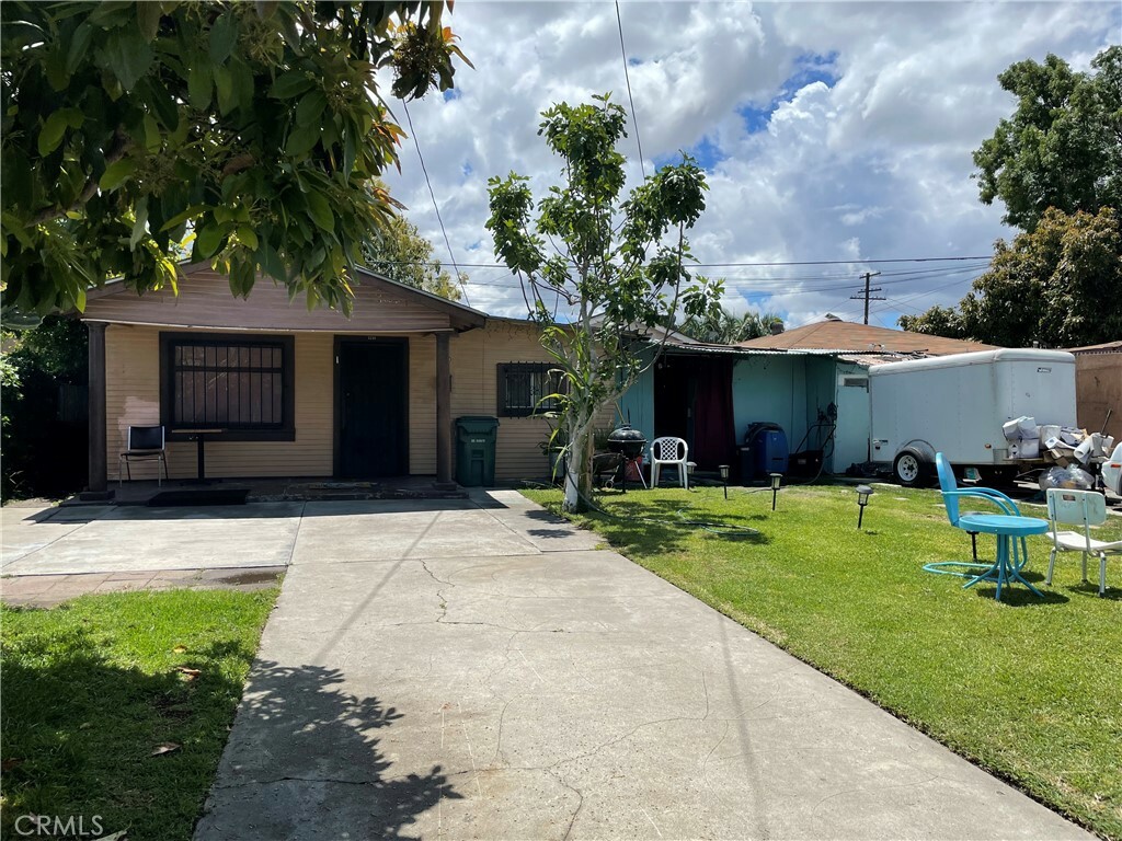 Property Photo:  2228 E Stockwell Street  CA 90222 