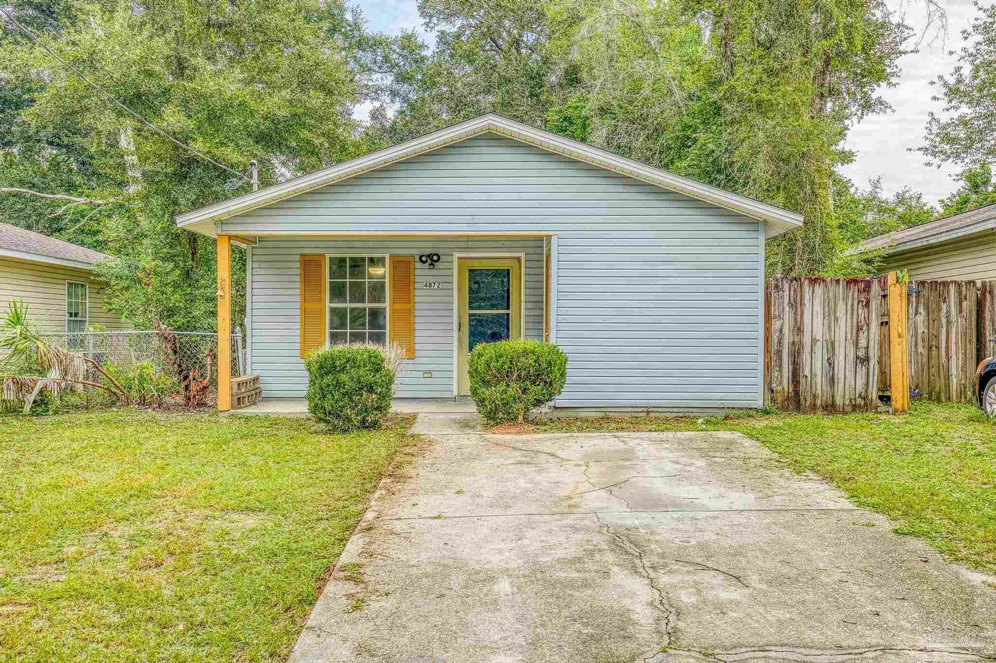 Property Photo: 4872 Eva Dr FL 32506