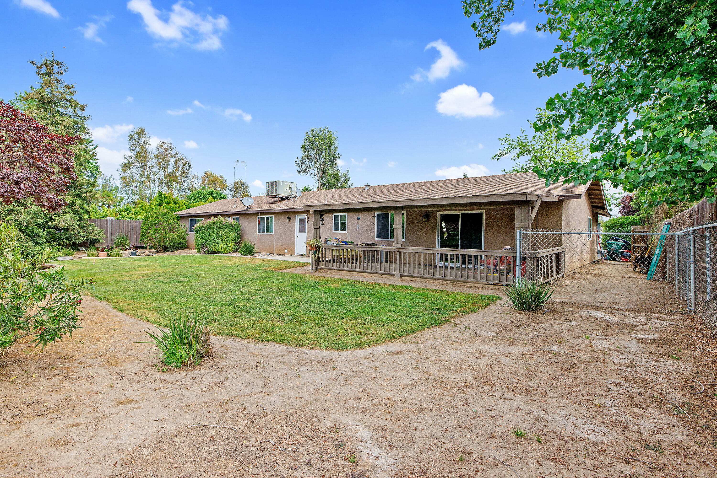 Property Photo: 14863 Water Avenue CA 93292