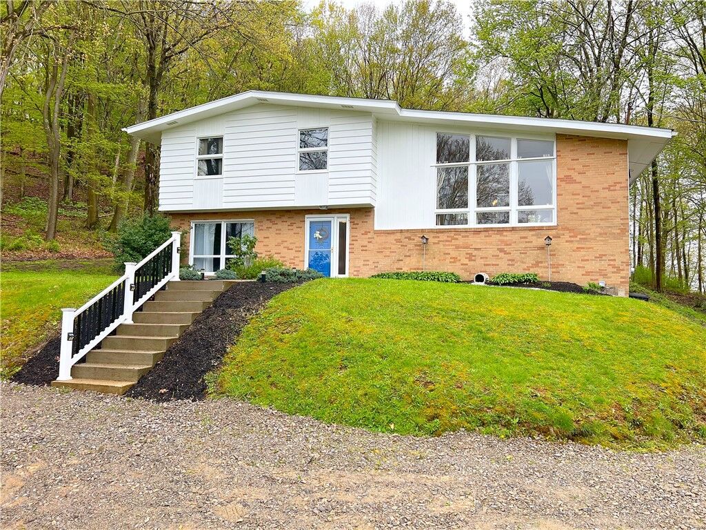 Property Photo:  399 Gringo Independence Rd  PA 15001 