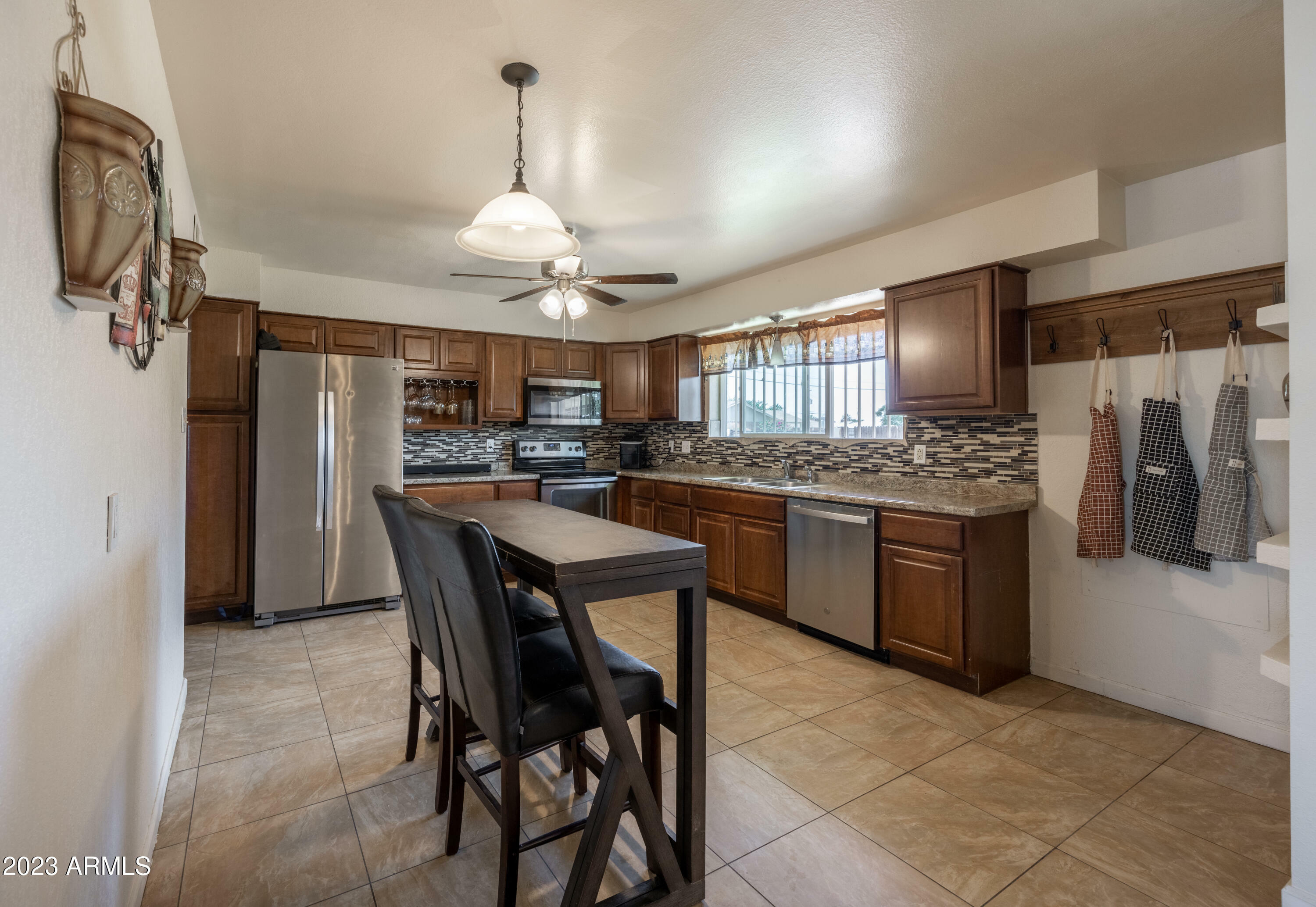 Property Photo: 3301 W Stella Lane AZ 85017