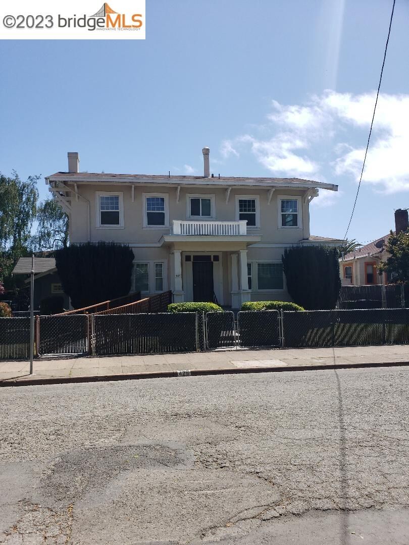Property Photo: 429 61st St CA 94609