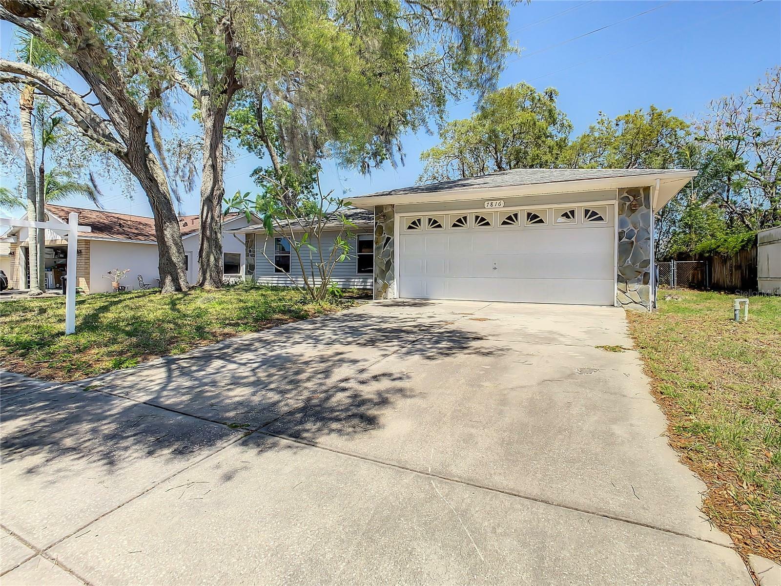 Property Photo:  7816 Glascow Drive  FL 34653 