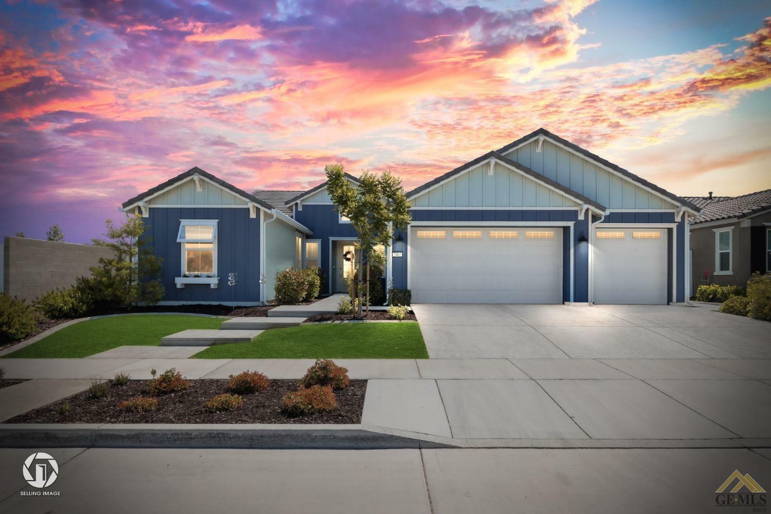 Property Photo: 2002 Risborough Court CA 93311