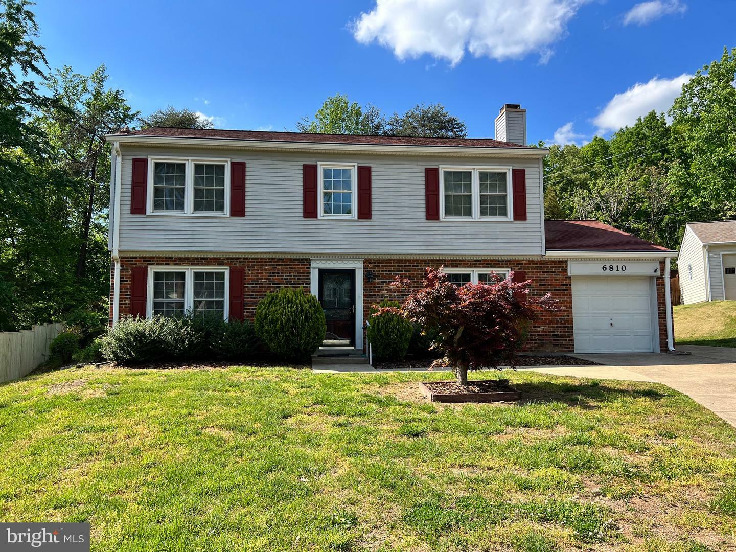 Property Photo: 6810 Moon Rock Court VA 22306