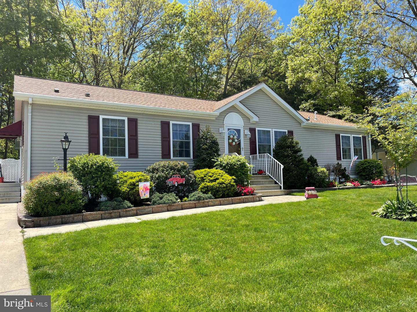 7 Mulberry Drive  Cream Ridge NJ 08514 photo