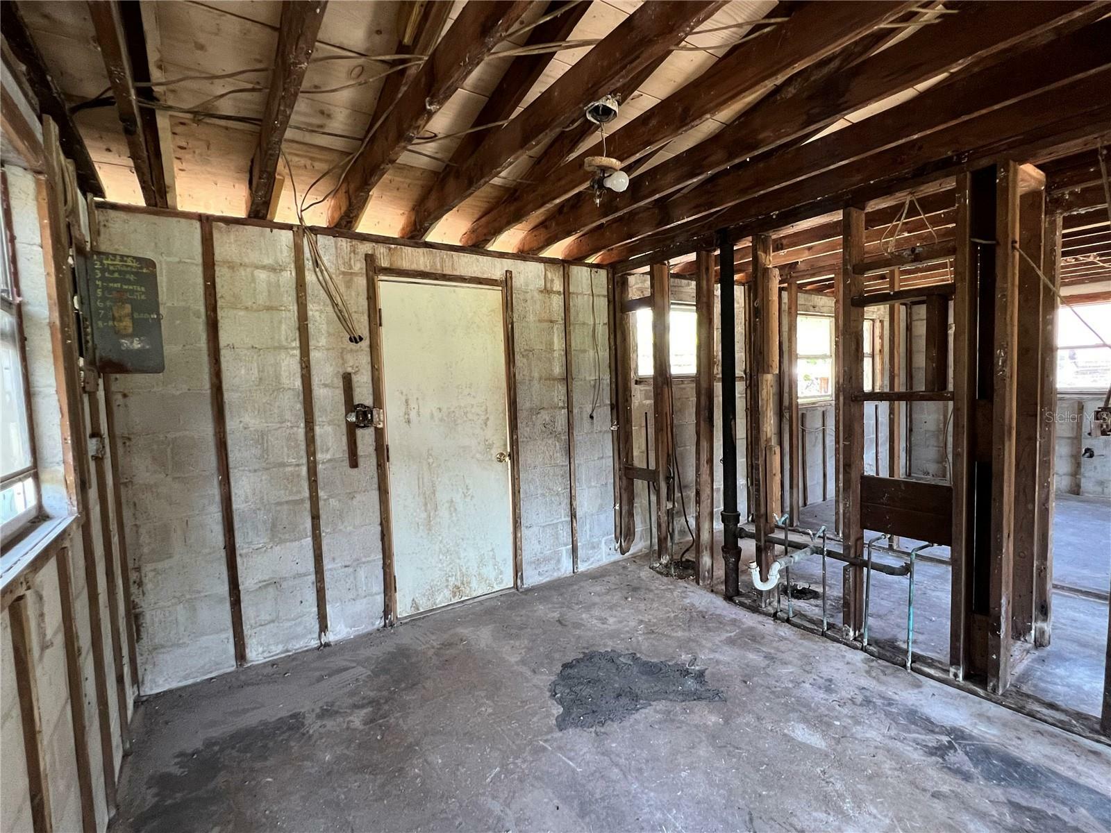 Property Photo:  252 NE 4th Street  FL 33597 