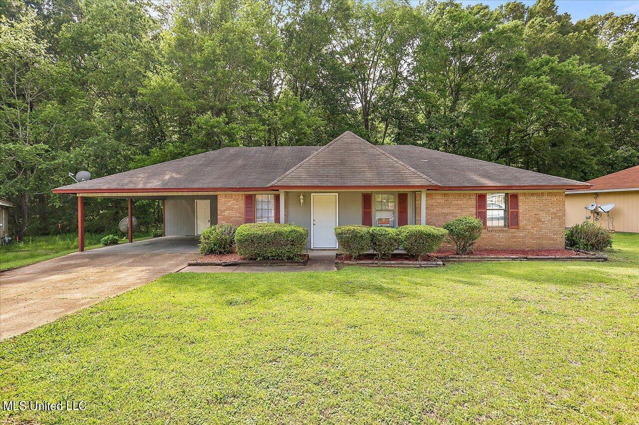 Property Photo:  3945 Lost Lake Circle  MS 39212 