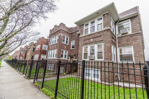 Property Photo:  3040 N Keating Avenue 2  IL 60641 