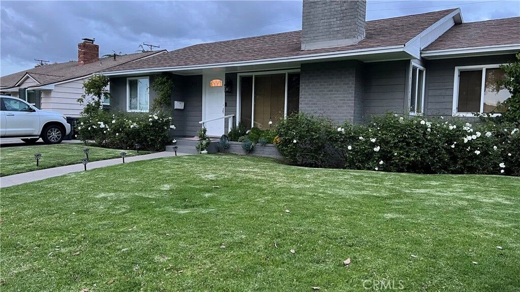 Property Photo:  915 Westwood Avenue  CA 92703 