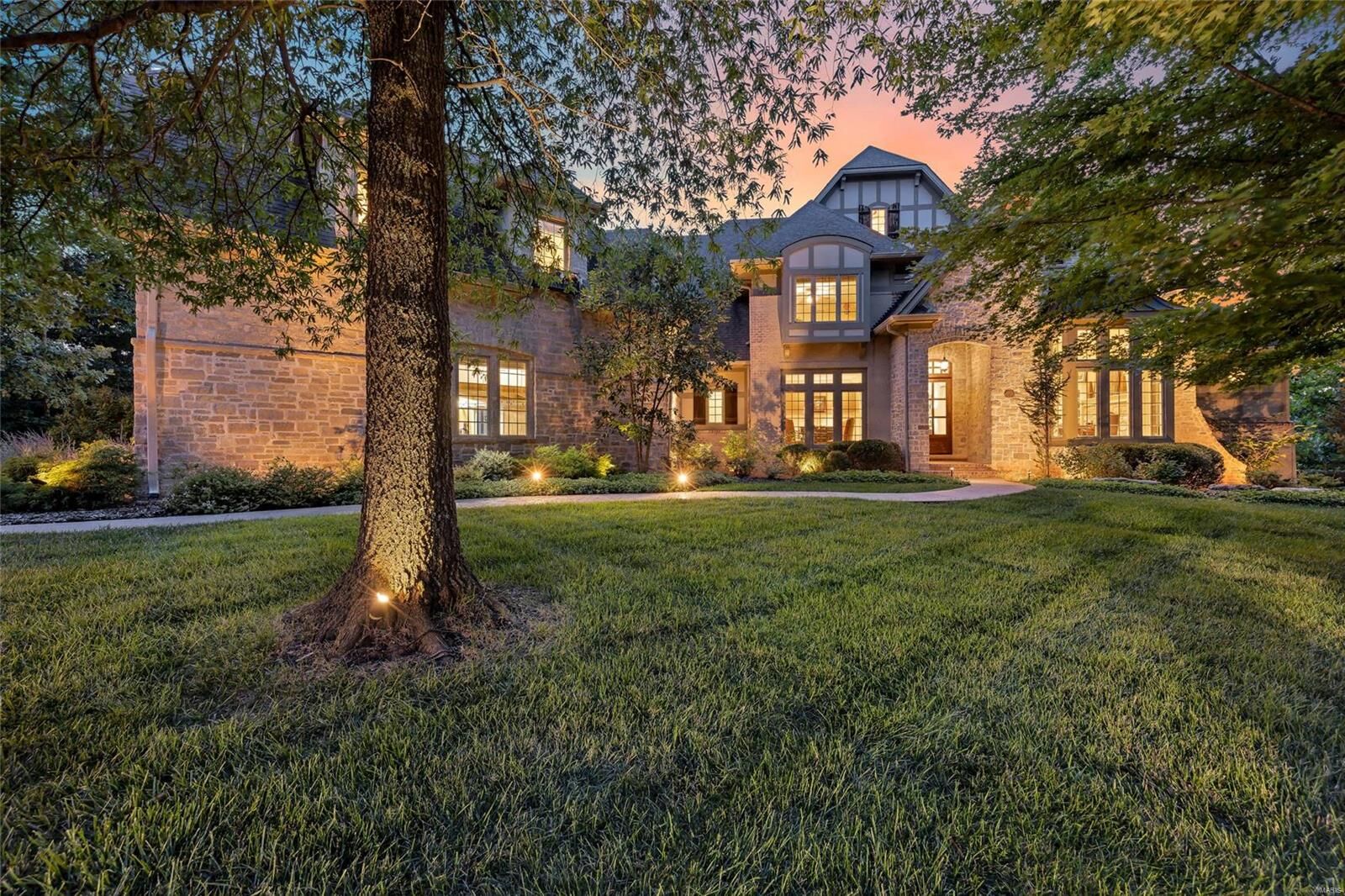 Property Photo: 17 Grand Meridien Forest MO 63005