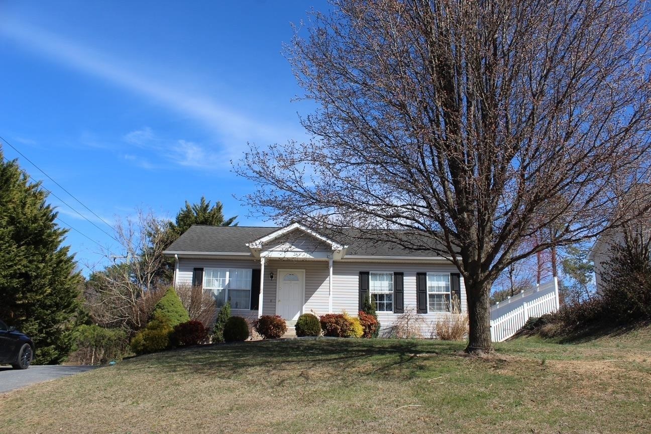 Property Photo: 289 Windsong Hills Dr VA 22827
