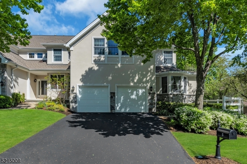 Property Photo:  5 Witherspoon Ln  NJ 07920 