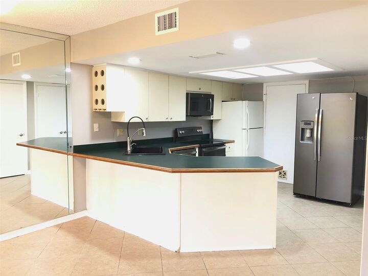 Property Photo: 6021 Windhover Dr F11 FL 32819