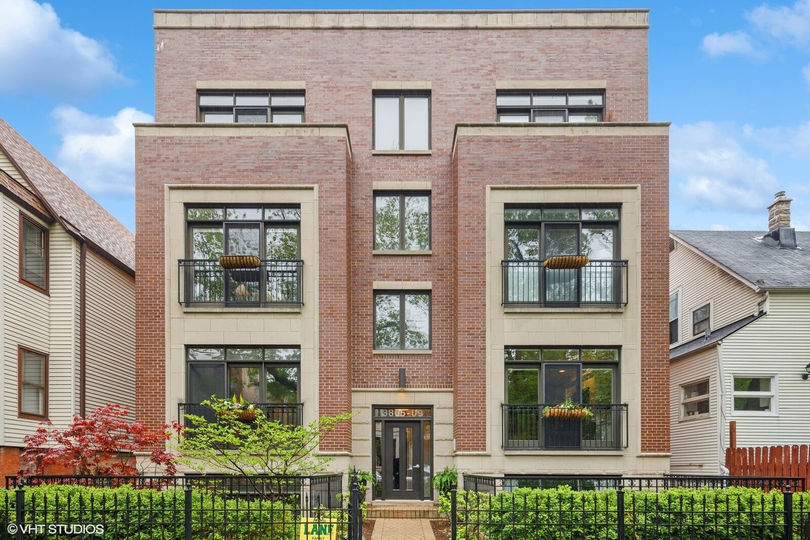 Property Photo:  3805 N Wayne Avenue 1S  IL 60613 