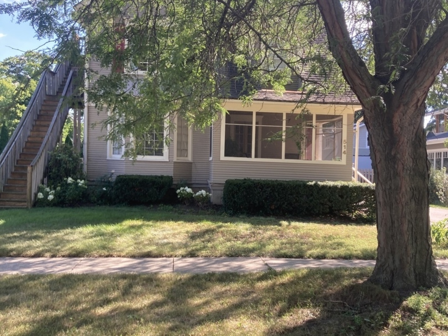 Property Photo:  514 James Street  IL 60134 