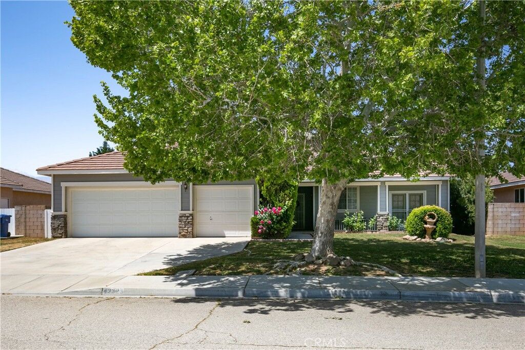 Home for sale in Lancaster 43323 Honeybee Lane, Lancaster, CA 93536