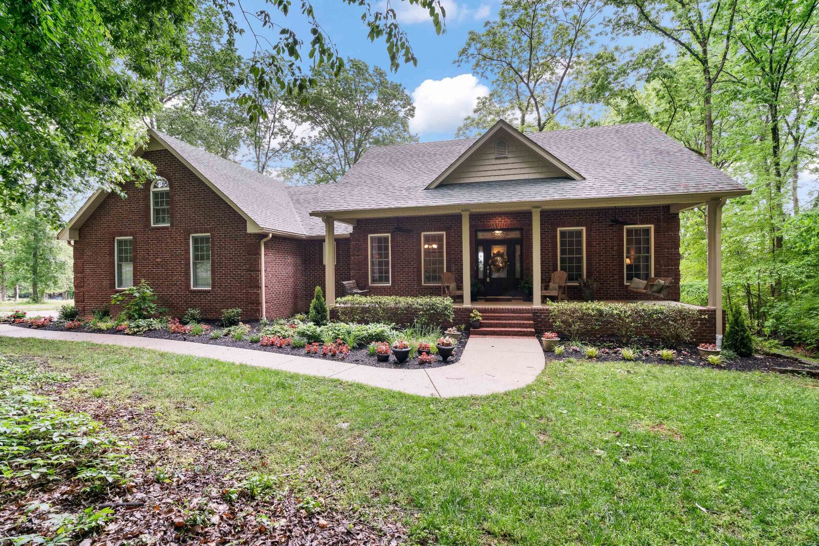 Property Photo:  1976 Cooks Rd  TN 37122 