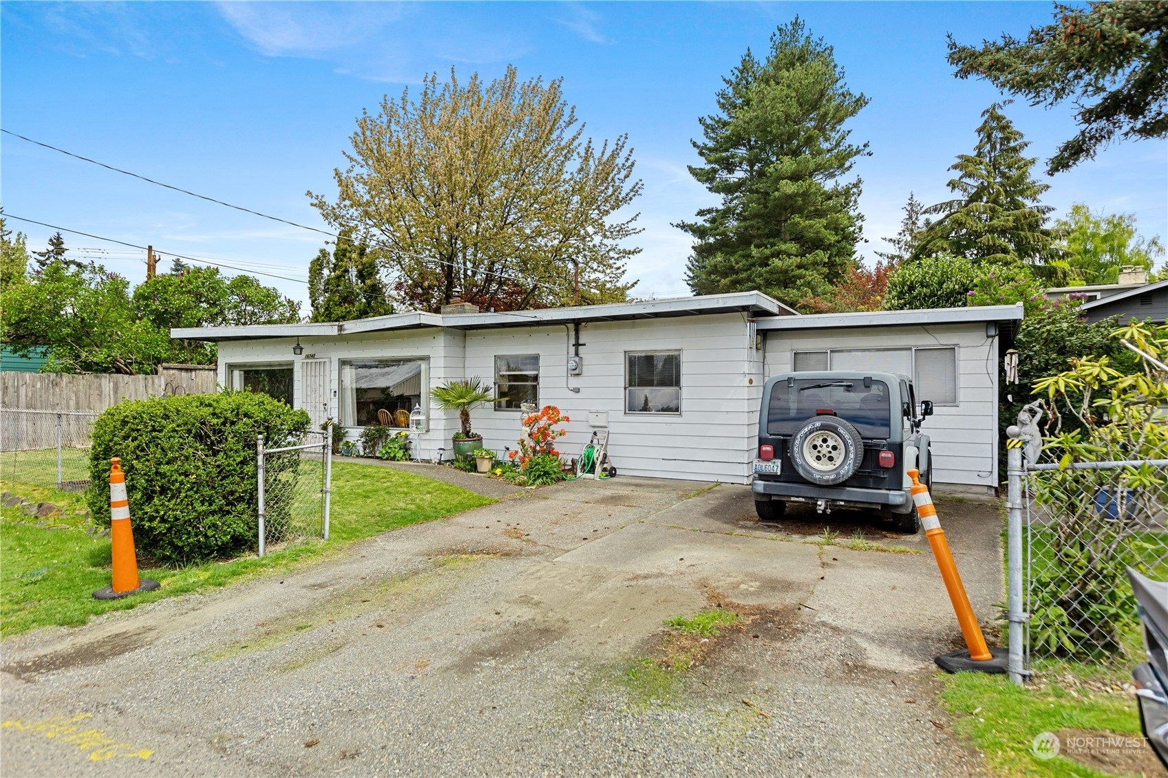 Property Photo:  16742 2nd Avenue NE  WA 98155 