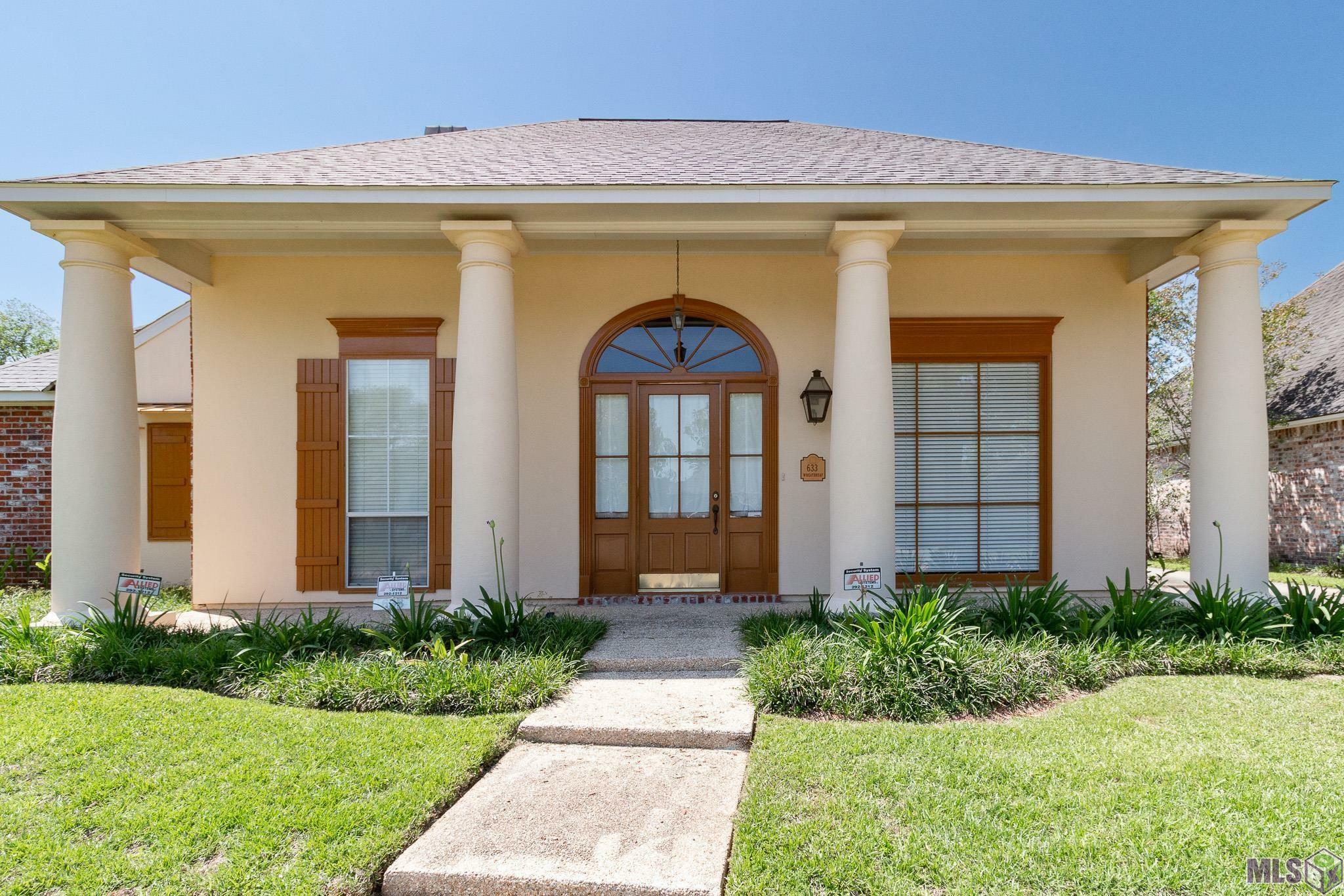 Property Photo: 633 Wheatsheaf Dr LA 70810
