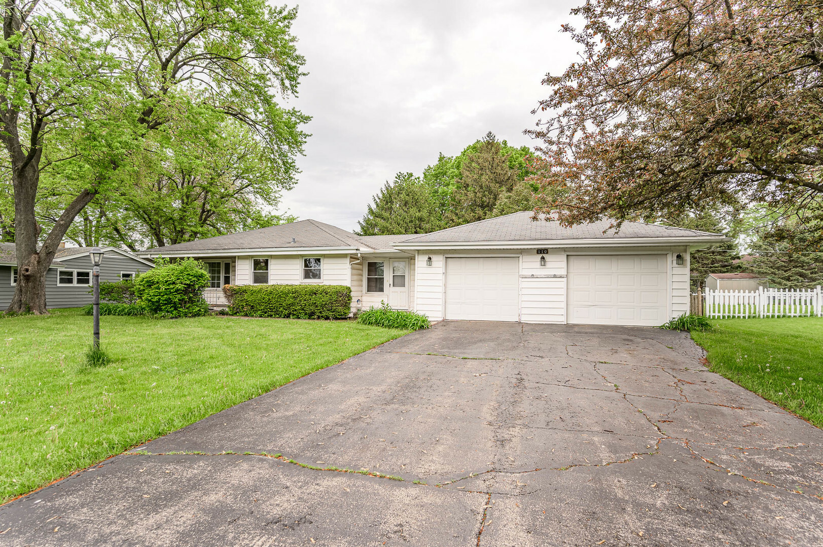 Property Photo:  110 Lee Street  IL 60442 