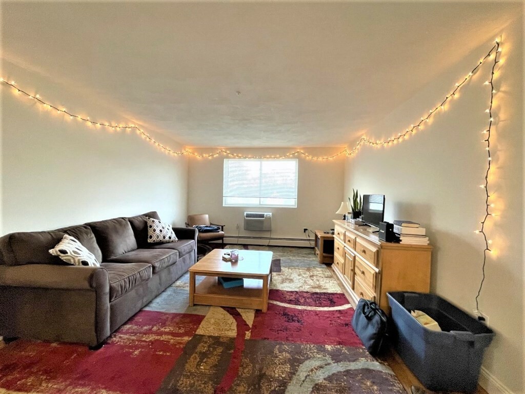 Property Photo: 6 McLean Pl 10 MA 02140