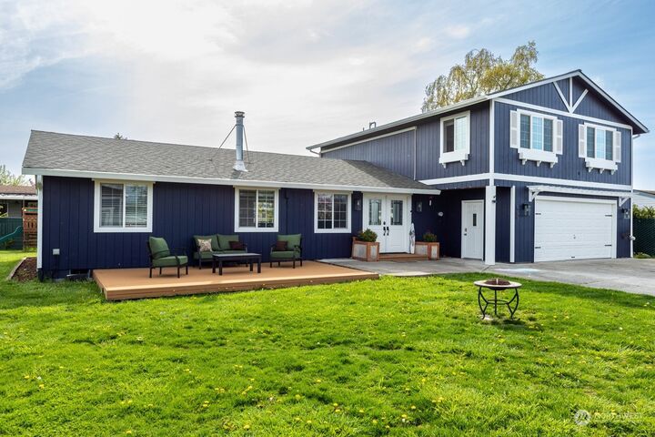 Property Photo:  609 S Main Street  WA 98239 