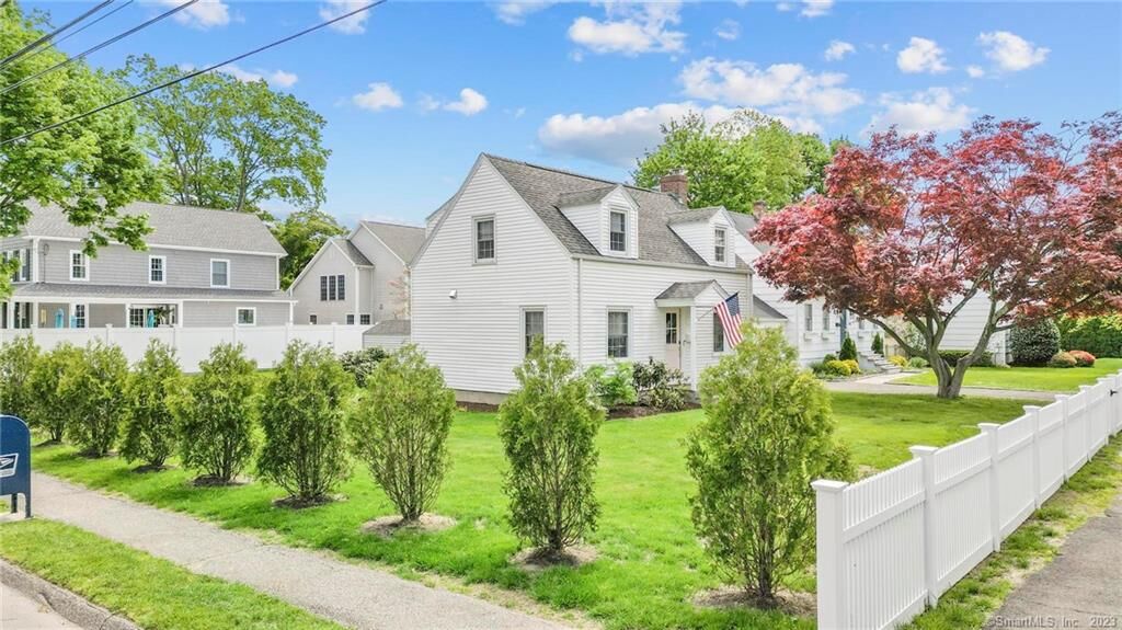 Property Photo:  537 South Pine Creek Road  CT 06824 