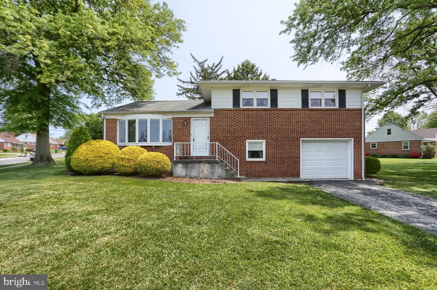 Property Photo: 1991 North Drive PA 17408