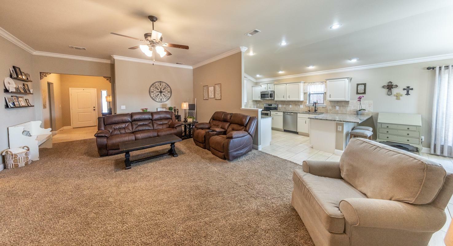 Property Photo: 9607 Rochester Avenue TX 79424
