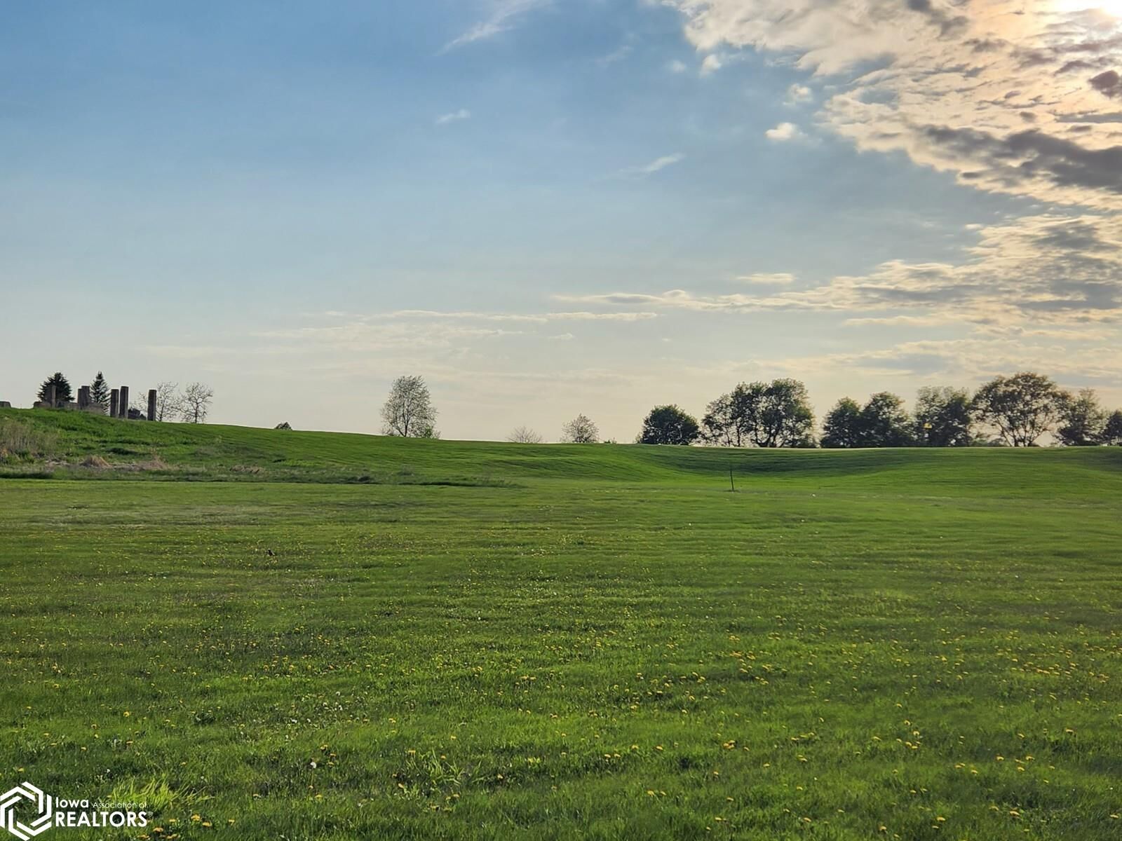 Property Photo: 423 Brickyard Road IA 50475