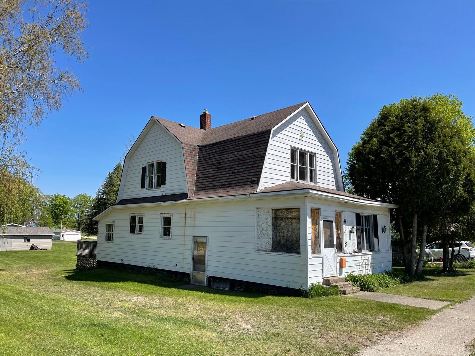Property Photo:  418 W Franklin Avenue  MI 49677 